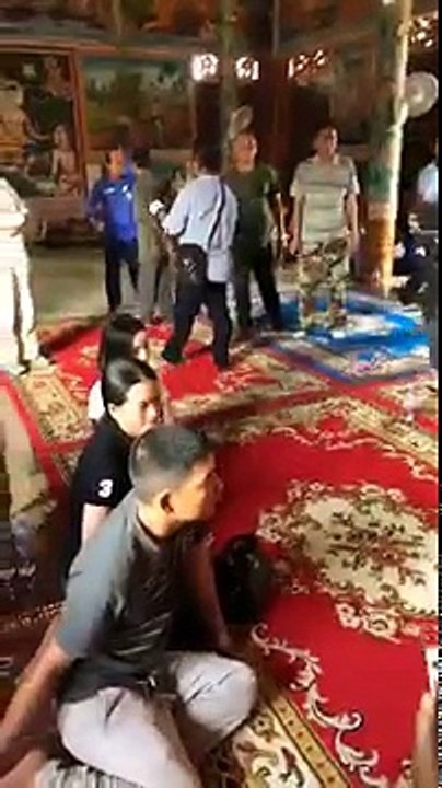 ចាប់ផ្សឹកព្រះចៅអធិការវត្តភ្នំបាក់លើ ខេត្តបន្ទាយមានជ័យ ក្រោយធ្លាយរូបភាពដេកជាមួយនារីម្នាក់