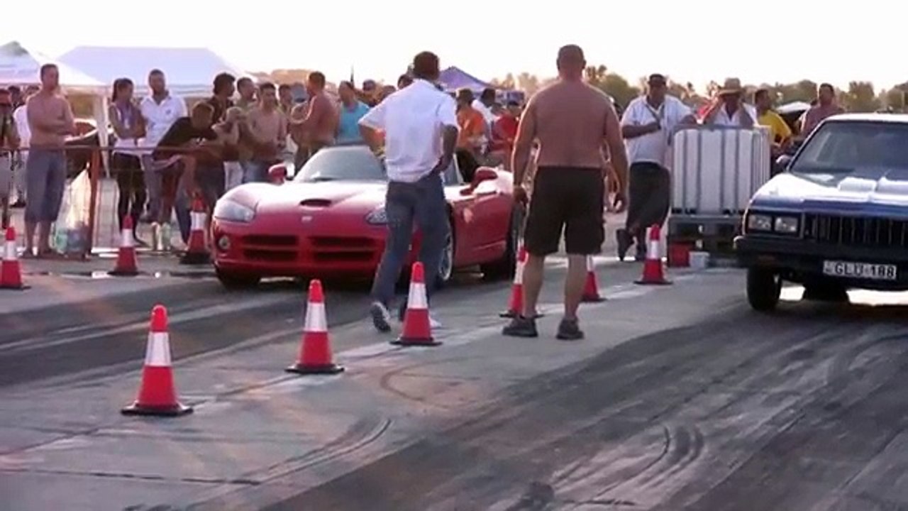 Chevy Caprice Coupe Vs. Dodge Viper Drag Race