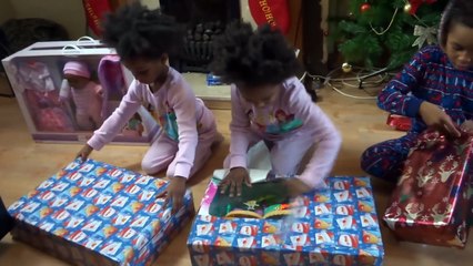 Christmas Day Vlog!! | OPENING PRESENTS!! | Tekkerz Kid