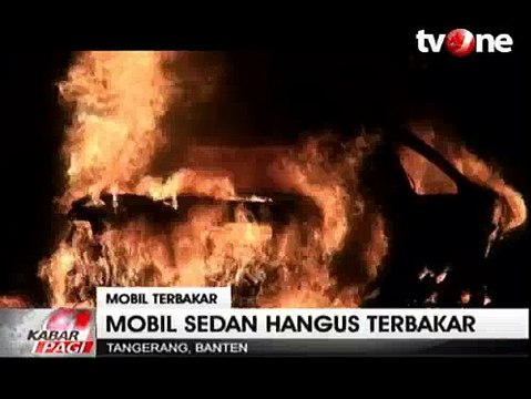 Korsleting Listrik, Mobil Sedan Ludes Terbakar