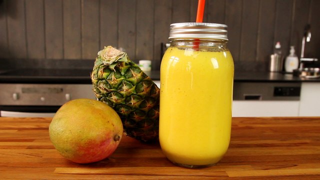 Smoothie brûle graisse ananas mangue citron vert