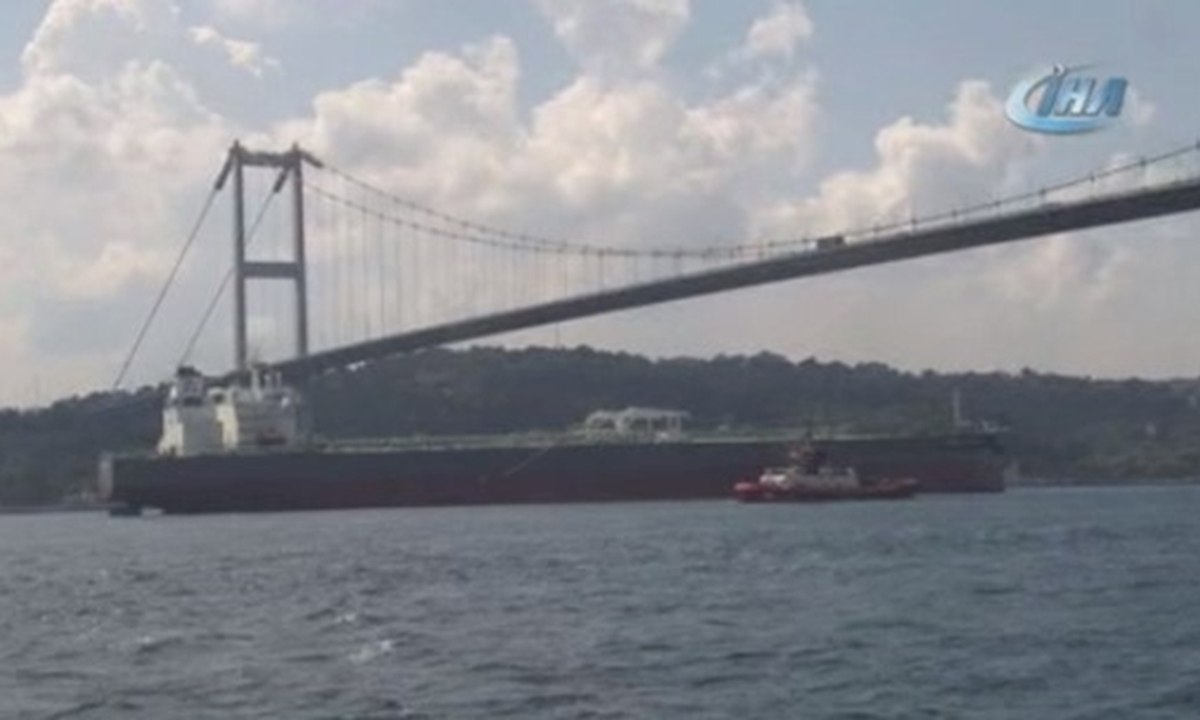 İstanbul boğazı gemi trafiğine kapatıldı