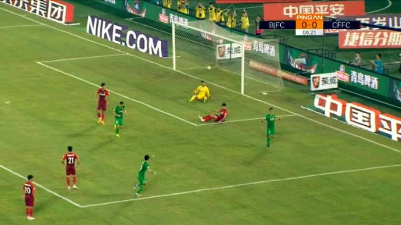 لقطة: الدوري الصيني الممتاز: سوريانو يسجّل هاتريك ويمنح غوان صدارة الترتيب