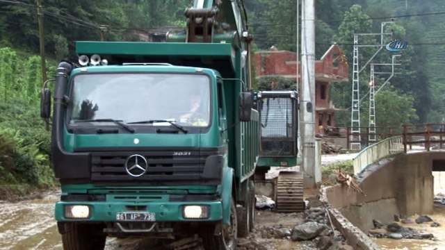 Rize'de 5 ev tedbir amaçlı boşaltıldı...Selin ardından yaralar sarılmaya başladı