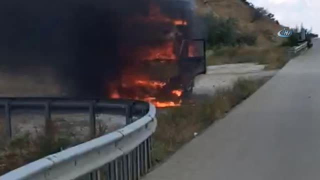 Uyurken Kamyoneti Alev Alev Yandı