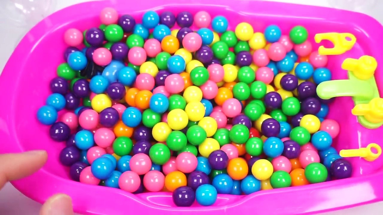 Learn Colors Peppa Pig Bath Time With Bubble Gum Ball Coloring Book For Kid Tuddler