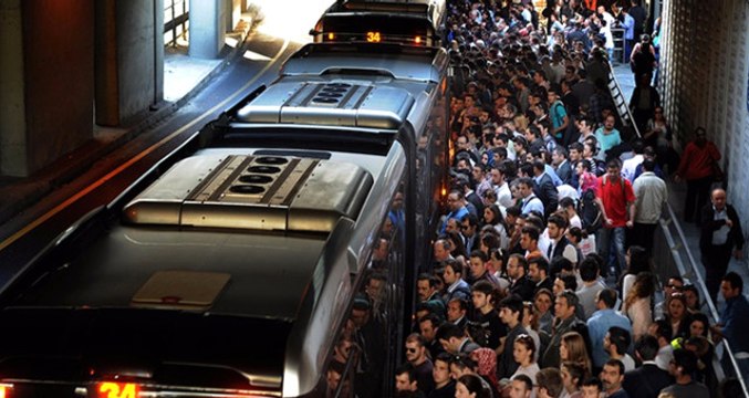 İstanbul Büyükşehir Belediyesinden Metrobüs Açıklaması: Haliç Köprüsü İki Gece Kapatılacak