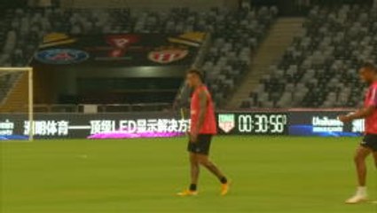 Neymar returns to PSG training