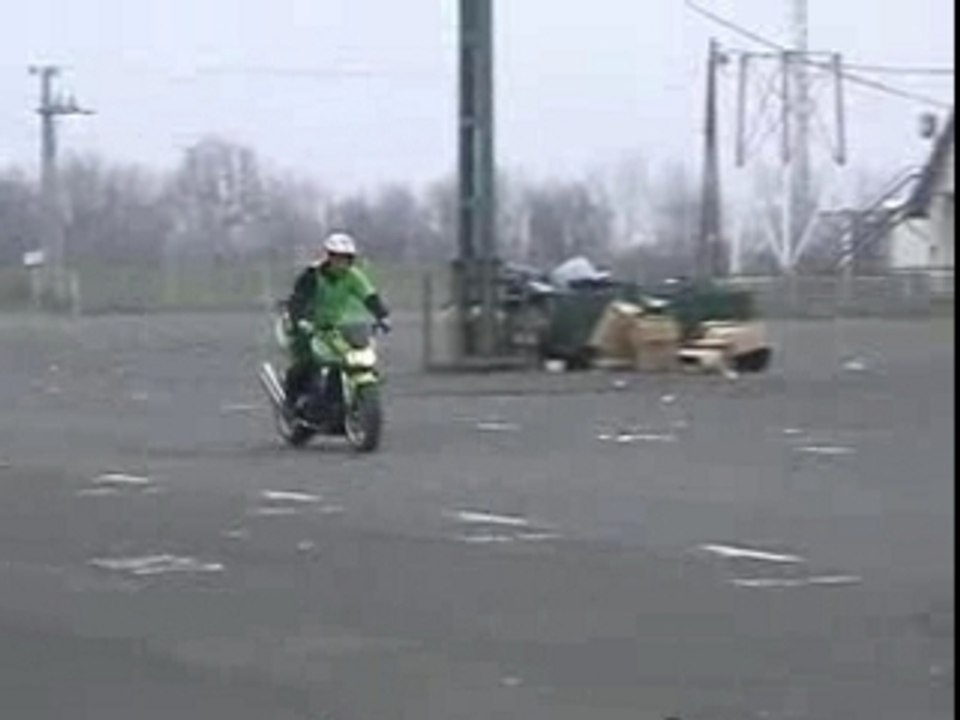 roue arierre le Kawasaki z1000 stunt