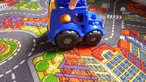Игрушечные машинки, трактор и грузовик. Видео про машинки игрушки для детей