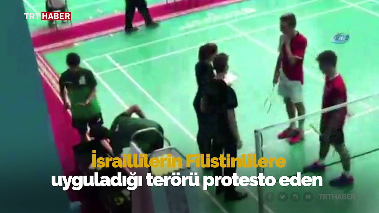 Suudi öğrenciler İsrailli öğrencilerin elini sıkmadı