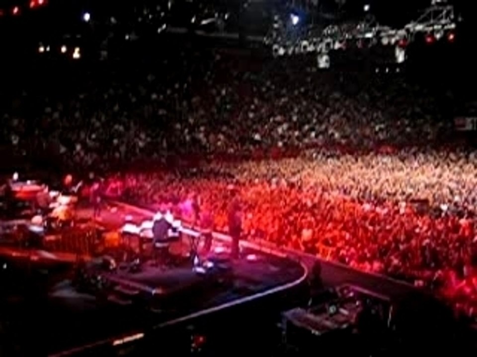 Springsteen 2007 Bercy Because the night