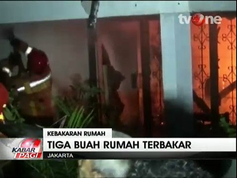 Korsleting Listrik, Tiga Rumah di Cipinang Ludes Terbakar