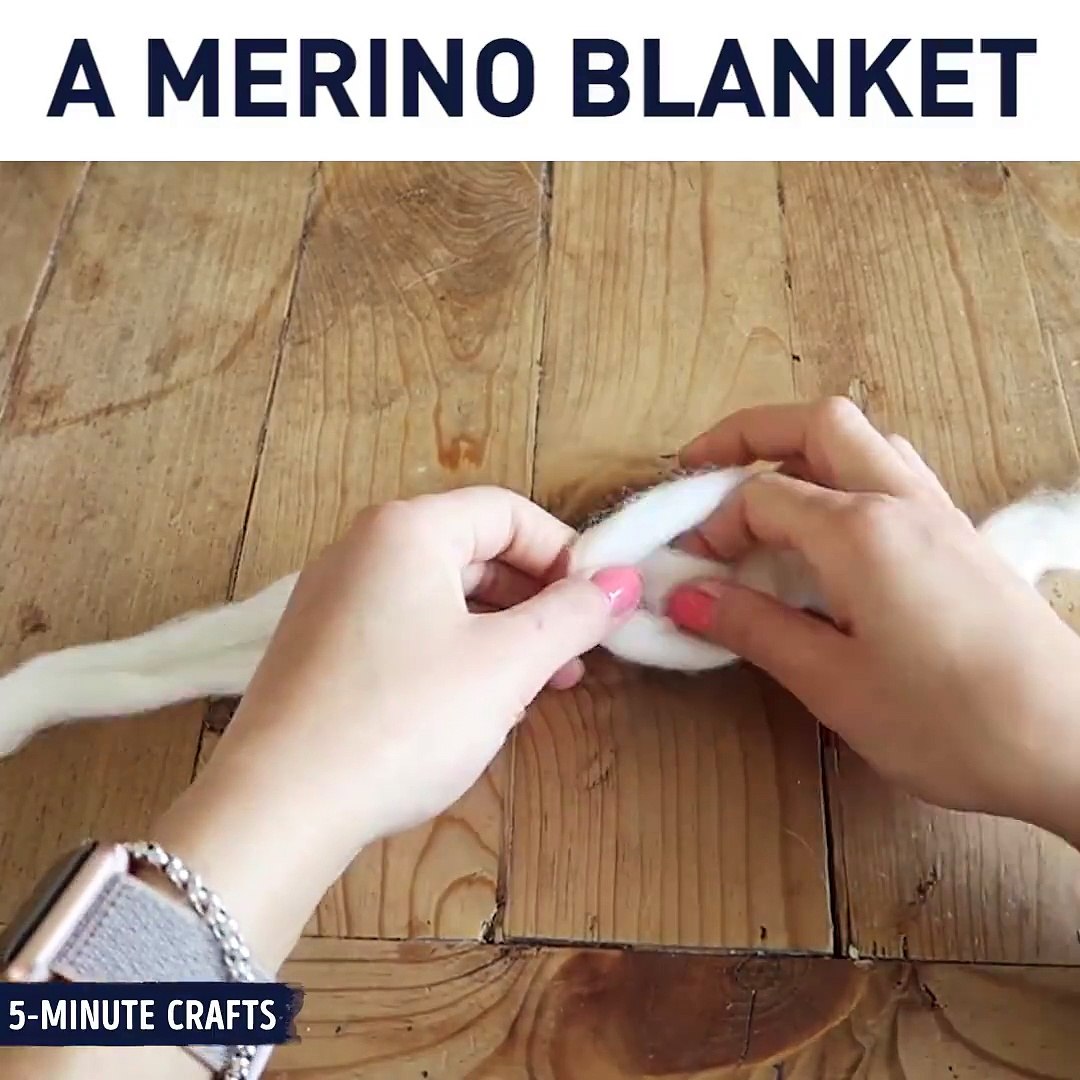 ⁣A chic DIY merino blanket. via STEFFIDO, bit.ly/2OzVxmb