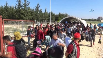 Suriyelilerin vatan özlemi aşırı sıcakları dinlemedi