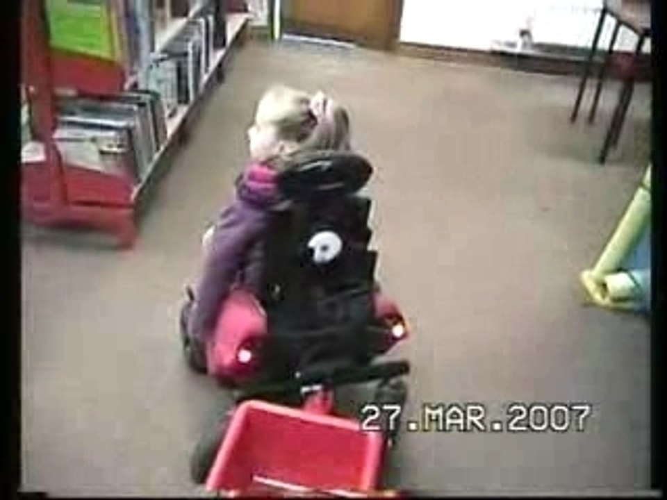 Wizzybug le fauteuil roulant pour enfant de moins de 5 ans.