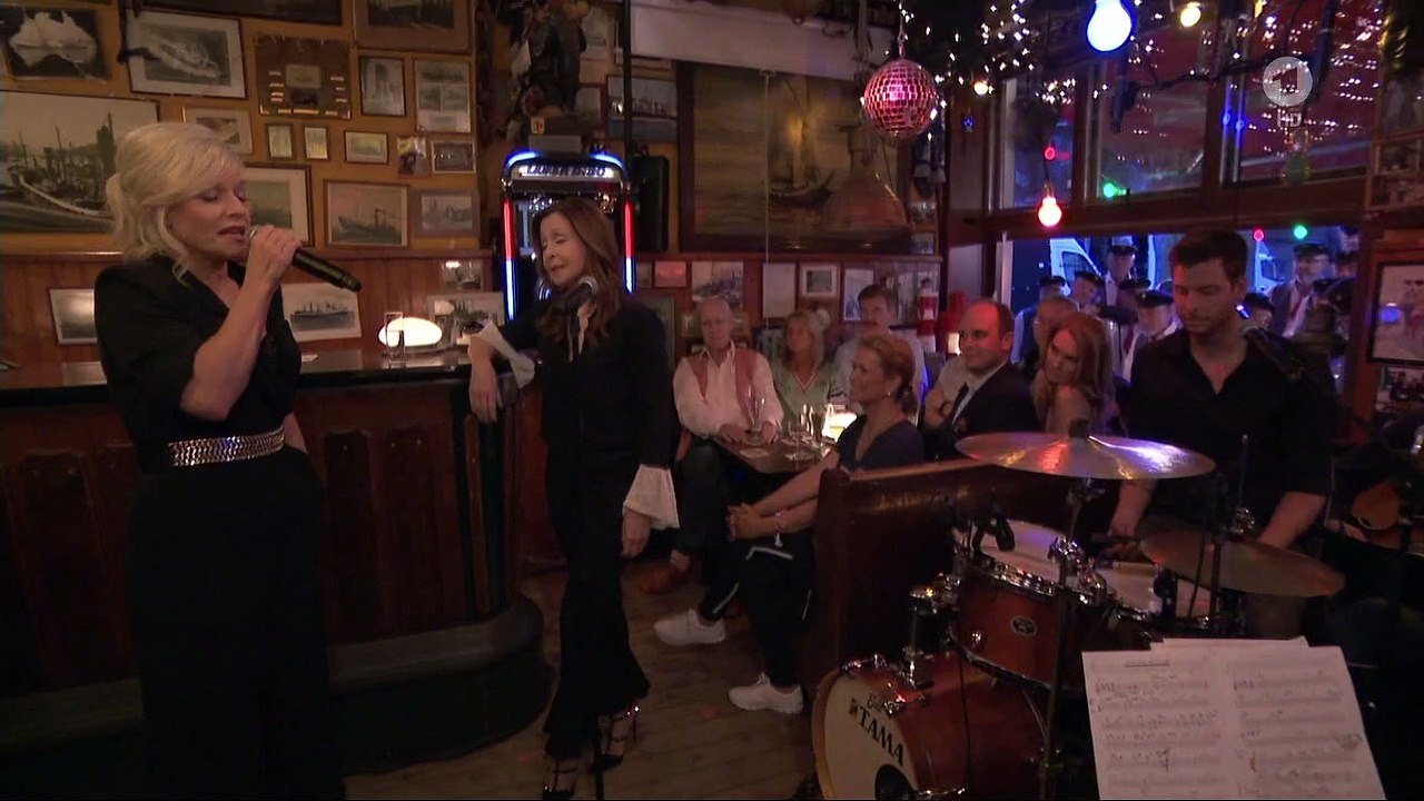 Vicky Leandros mit Ina Müller