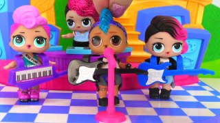 LOL Surprise Doll Punk Bois Morning Routine with His Band at Playground