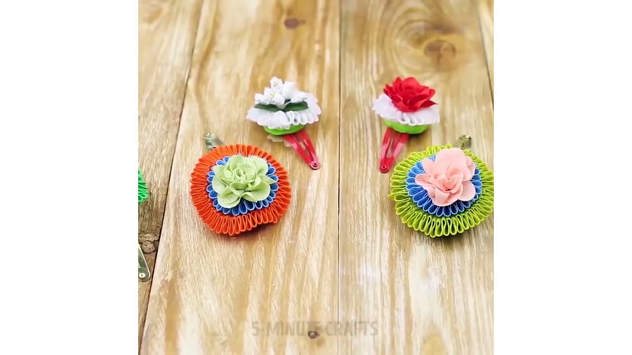 12 COIFFURES QUE TU PEUX FAIRE EN MOINS D'UNE MINUTE