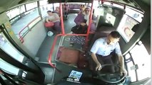 Kahraman Otobüs Şoförü Dili Boğazına Kaçan Yolcuyu Kurtardı...o Anlar Kamerada