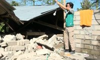 Korban Gempa Lombok Timur Mulai Perbaiki Rumah