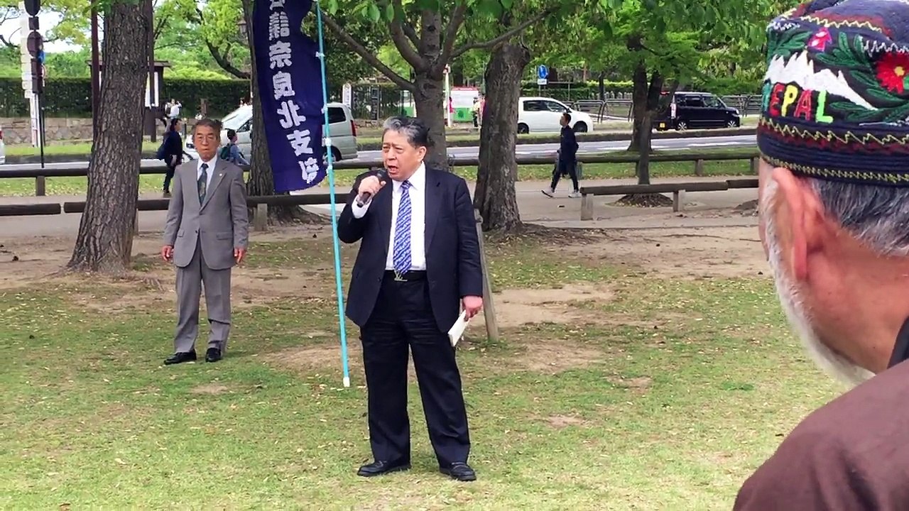 改正派のデモ集會にて無效論の必要を說く南出喜久治辯護士