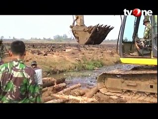TNI dan Polri Bekerjasama Membuat Sekat Lahan Gambut