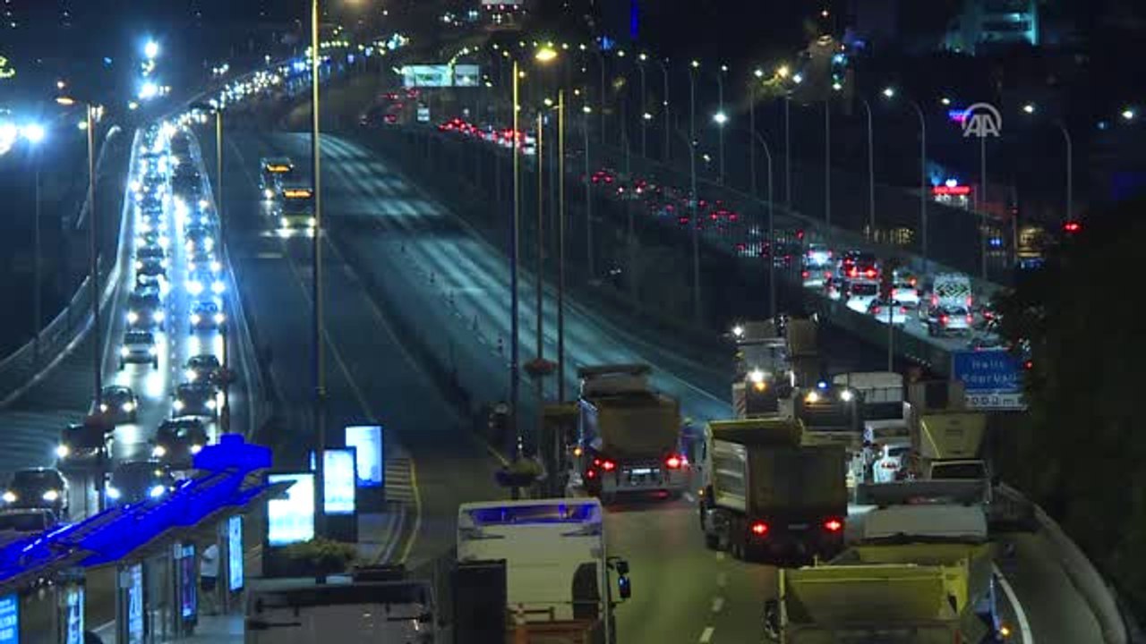 Haliç Köprüsü'ndeki Metrobüs Yolunda Asfaltlama Çalışması Başlatıldı