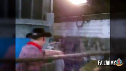 ماذا يحدث عندما تغضب الحيوانات من البشر. مقطع في منتهى الغرابة