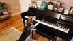 Perro toca piano y canta pero al bebé no le gusta