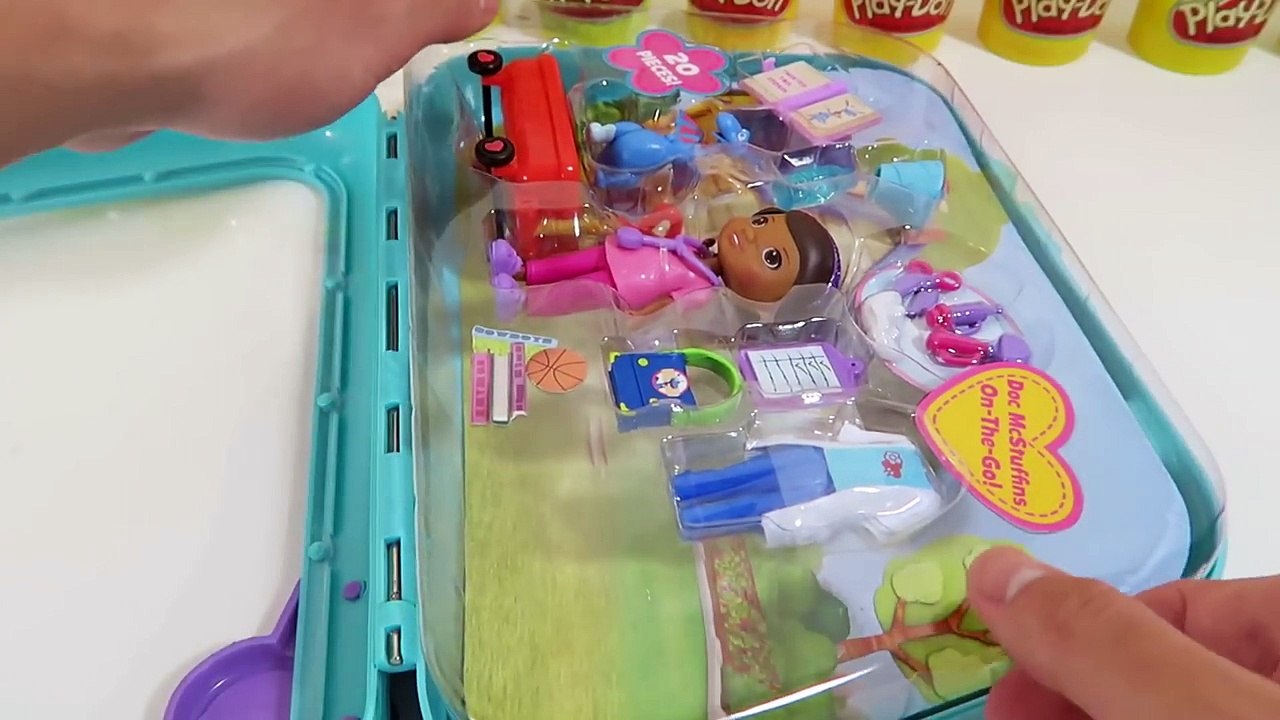 Doc McStuffins On The Go Playset ✦ Doc treats Stuffy & Chase!