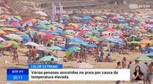 Várias pessoas assistidas na praia