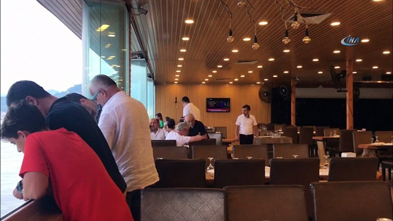 Kendin tut, kendin ye... Rize’deki bu balık lokantasında balıkları müşteriler yakalıyor