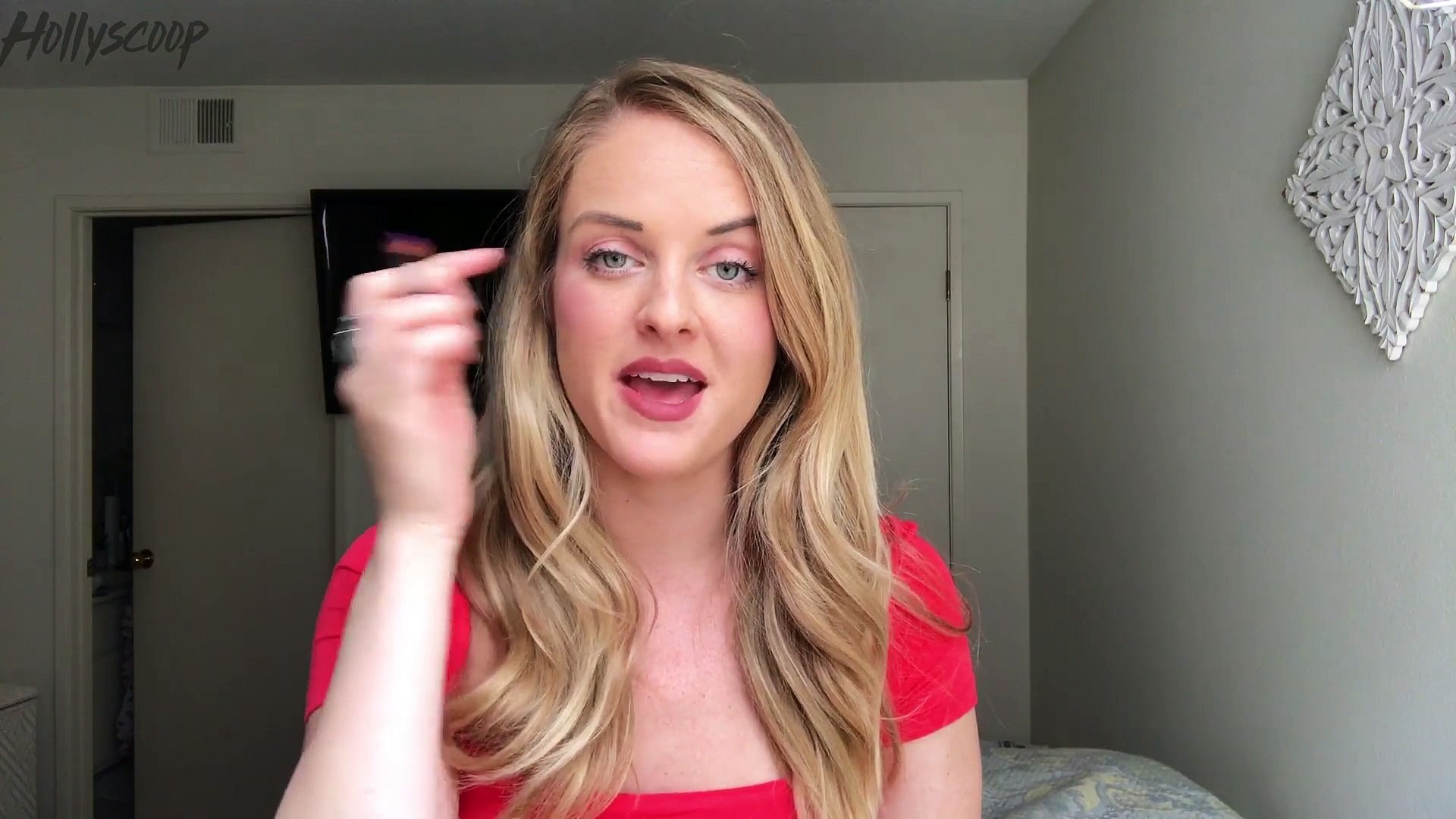 ⁣Kendall Jenner’s DIY Face Mask & The Hottest Celebrity Fashion Trends For Fall! | Trending Topic