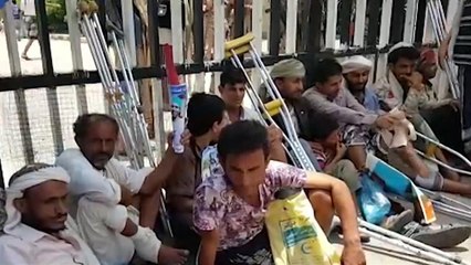 اعتصام لجرحى الجيش اليمني بتعز احتجاجا على الإهمال