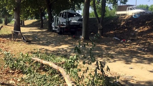 Tarım işçilerini taşıyan minibüs şarampole yuvarlandı: 7 yaralı