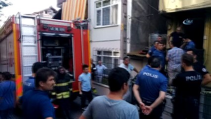 Çıkan yangında yaşlı kadın hayatını kaybetti, yakınları sinir krizleri geçirdi