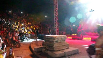 - Haluk Levent coştu, coşturdu