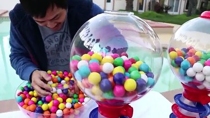 Smart Girl Wants a Giant Gumball Machine! Learns Colors Funny Toys Video