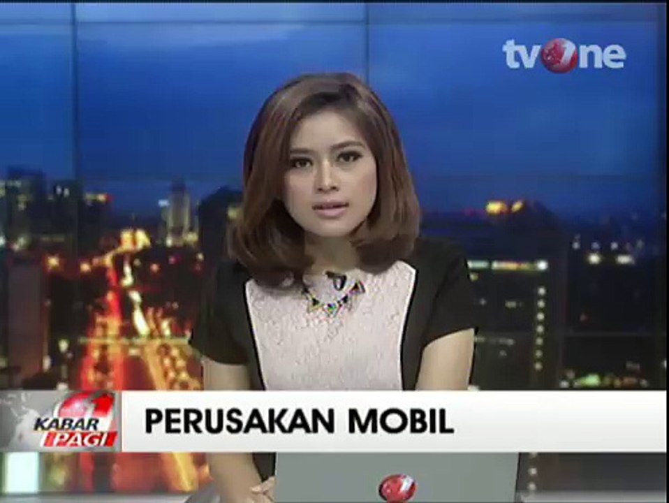 Kendaraan Salah Satu Pasangan Calon Bupati Pangandaran Diserang
