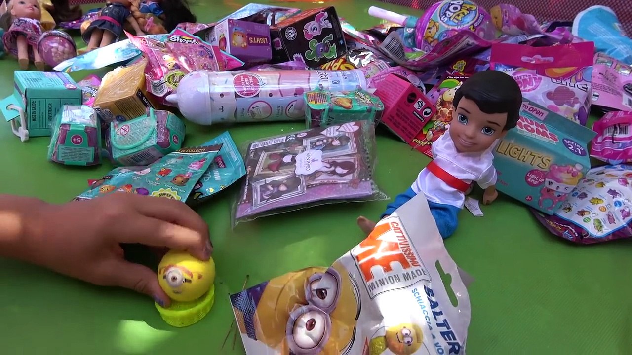 Elsa and Anna toddlers bouncy castle and games