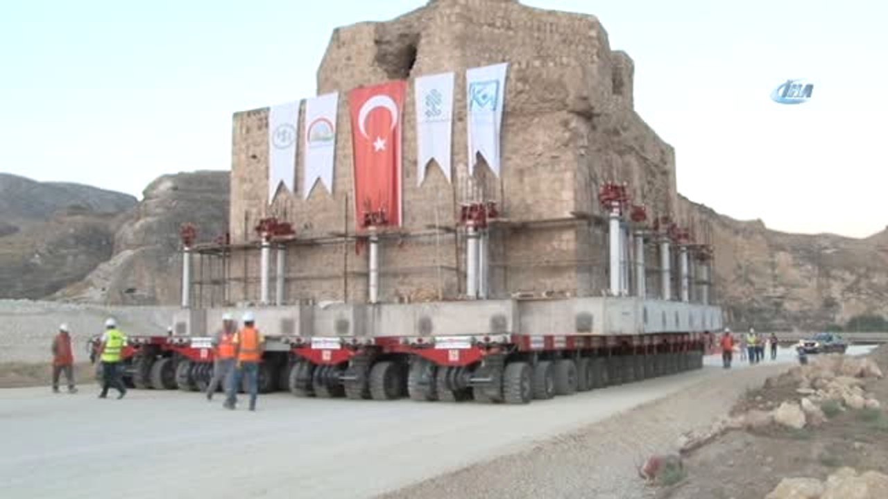 Batman Hasankeyf'de Ilısu Baraj Göleti Altında Kalacak Olan 650 Yıllık Artuklu Hamamı, 3 Kilometre...