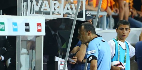 Cüneyt Çakır, VAR Sistemine Aldırış Etmeyip Kararını Değiştirmedi