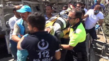 Freni boşalan tır dehşet saçtı: 3'ü ağır 5 yaralı