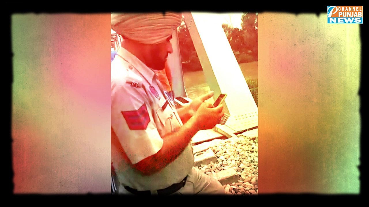 2 ਮੁੰਡਿਆਂ ਨੂੰ ਚਲਦੀ ਟਰੇਨ ਅੱਗੇ ਸੈਲਫੀ ਲੈਣੀ ਪਈ ਮਹਿੰਗੀ Selfie