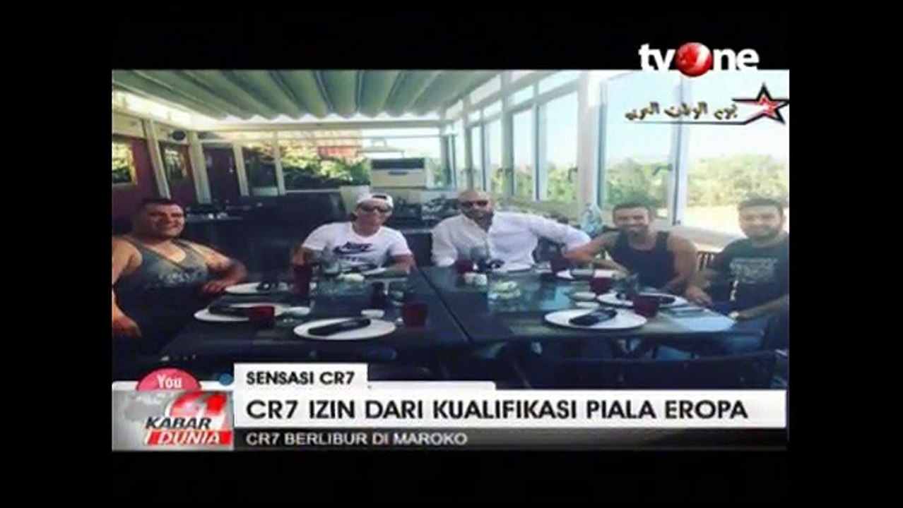 Gaya CR7 Berbaju Gamis dan Kopiah