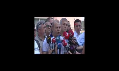 CHP Genel Merkezi önünde kurultay için oturma eylemi