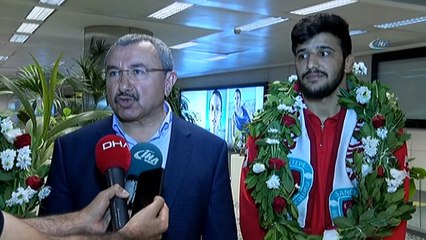 Avrupa Şampiyonu güreşçilere coşkulu karşılama