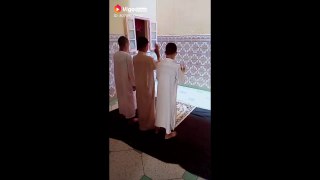 video iseng saat sholat pasti bikin ngakak