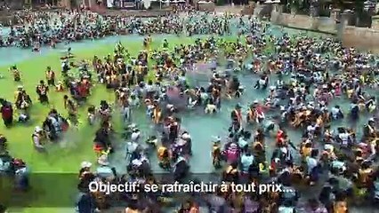 Vague de chaleur en Corée du Sud, un parc aquatique bondé